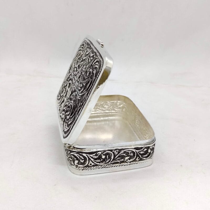 Hallmarked silver box for gifting in antique fine carvings by puran
